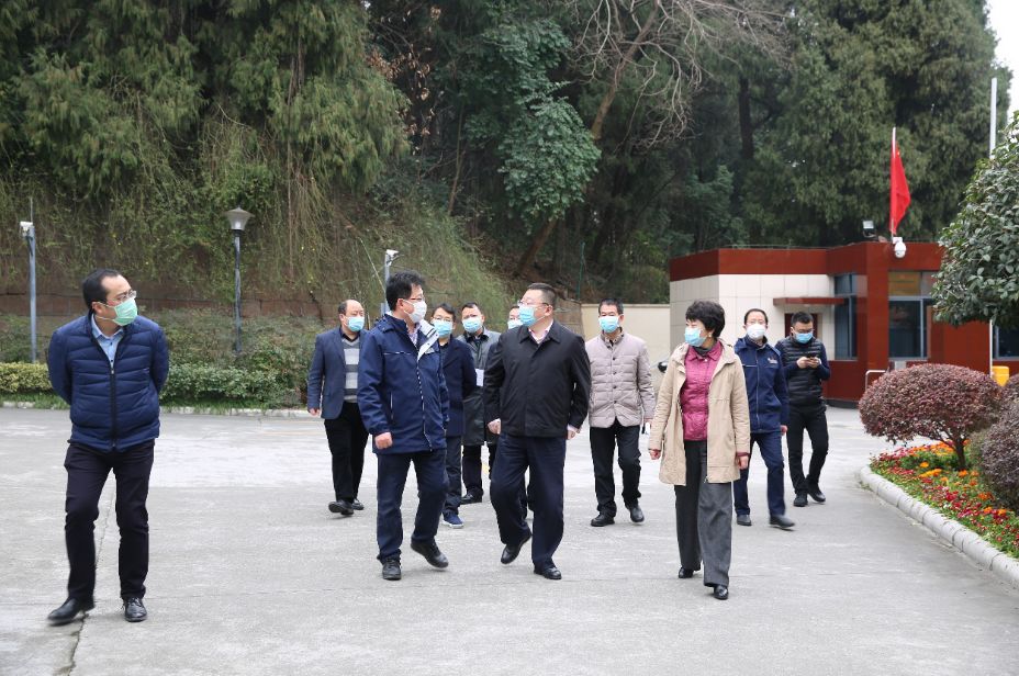 軍地攜手、共克時(shí)艱 ——綿陽(yáng)市長(cháng)元方到公司了解防疫及復工情況